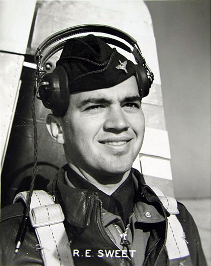 Captain Robert E. Sweet, Distinguished Flying Cross recipient